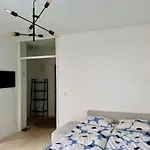 Oceanic & Trendy Two Bedroom With Free Parking *